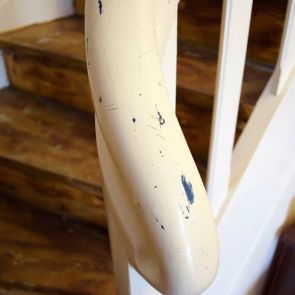 Unsanierte Treppe … wie wäre es mit einer Renovierung?